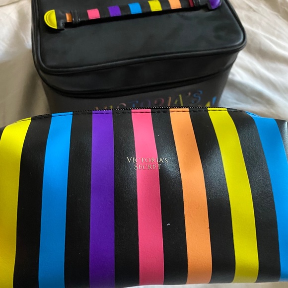 Victoria Secret makeup travel bag - Picture 5 of 6